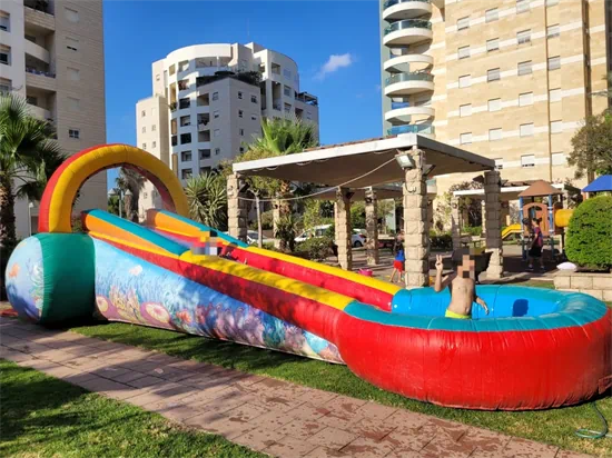 מתנפח מגלשה עגולה
